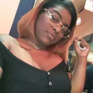 Meet your Posher, Kendra